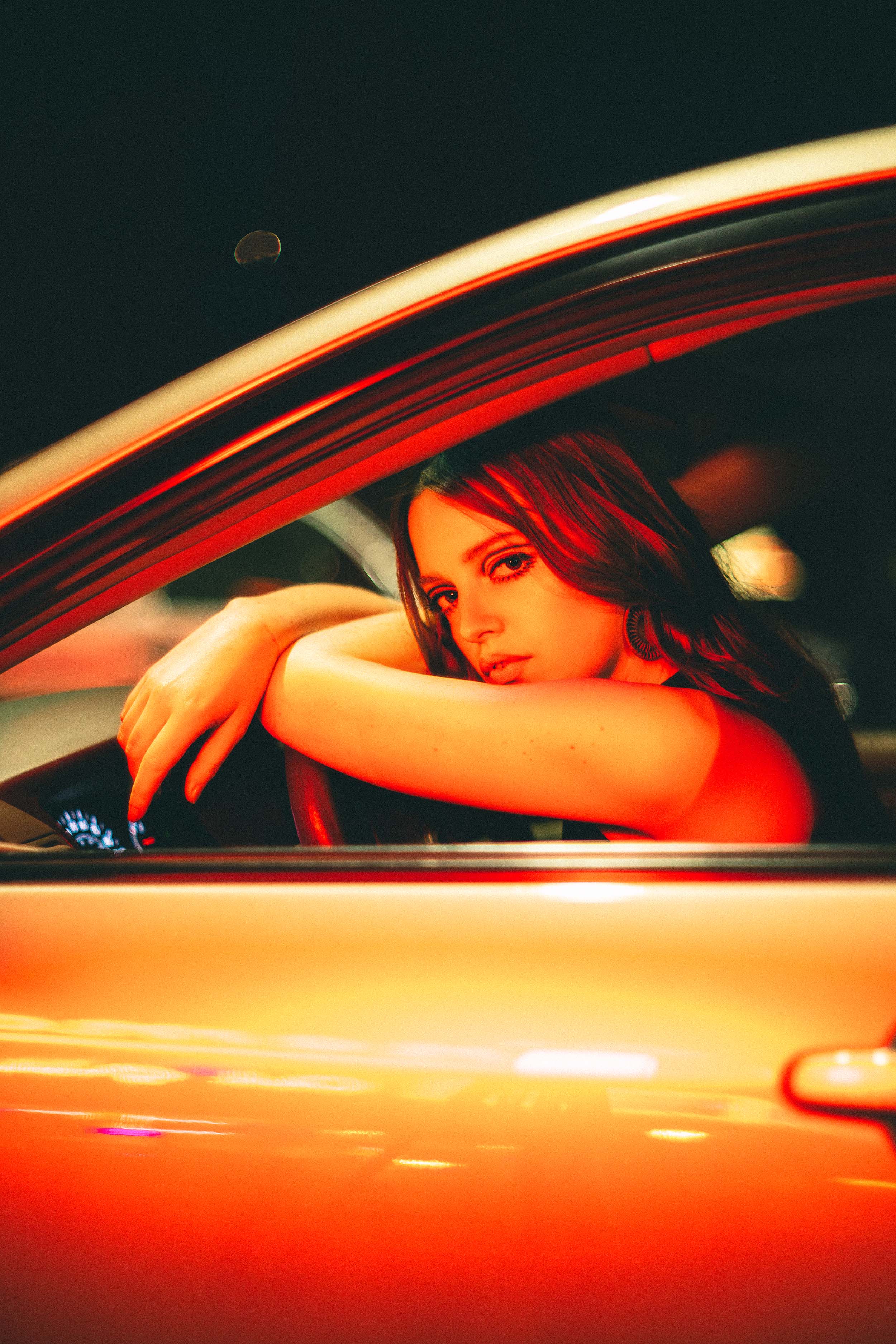 Cinematic Portraits with Vintage Flair by a Movie Theater — photograph 14 of 35